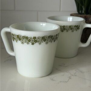 Pyrex Spring Blossom Green crazy  Daisy Coffee Cup Mugs D-Handle #1410 Set of 2